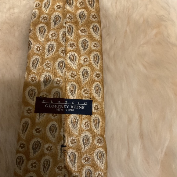 Geoffrey Beene Men’s Tie - Picture 5 of 5